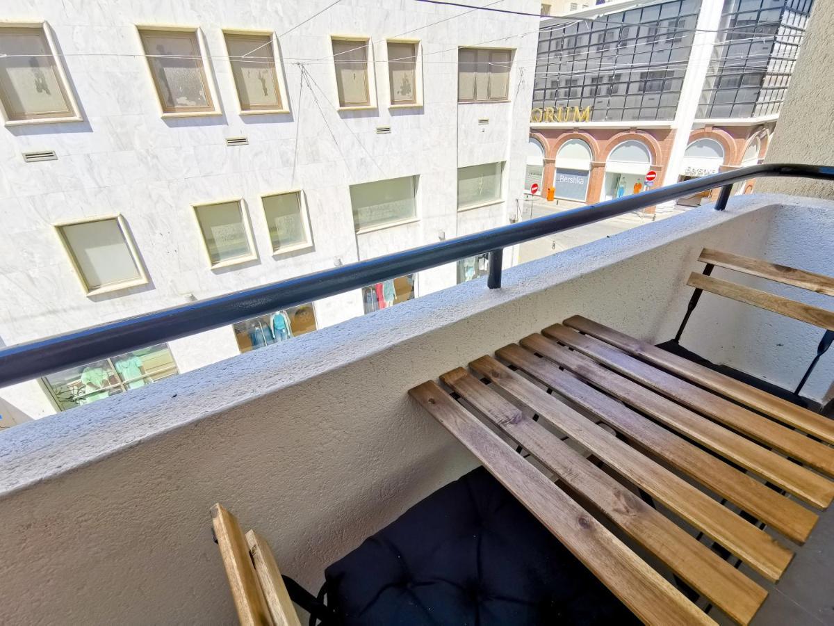 Beachy Keen City Apartment Lárnaka Kültér fotó